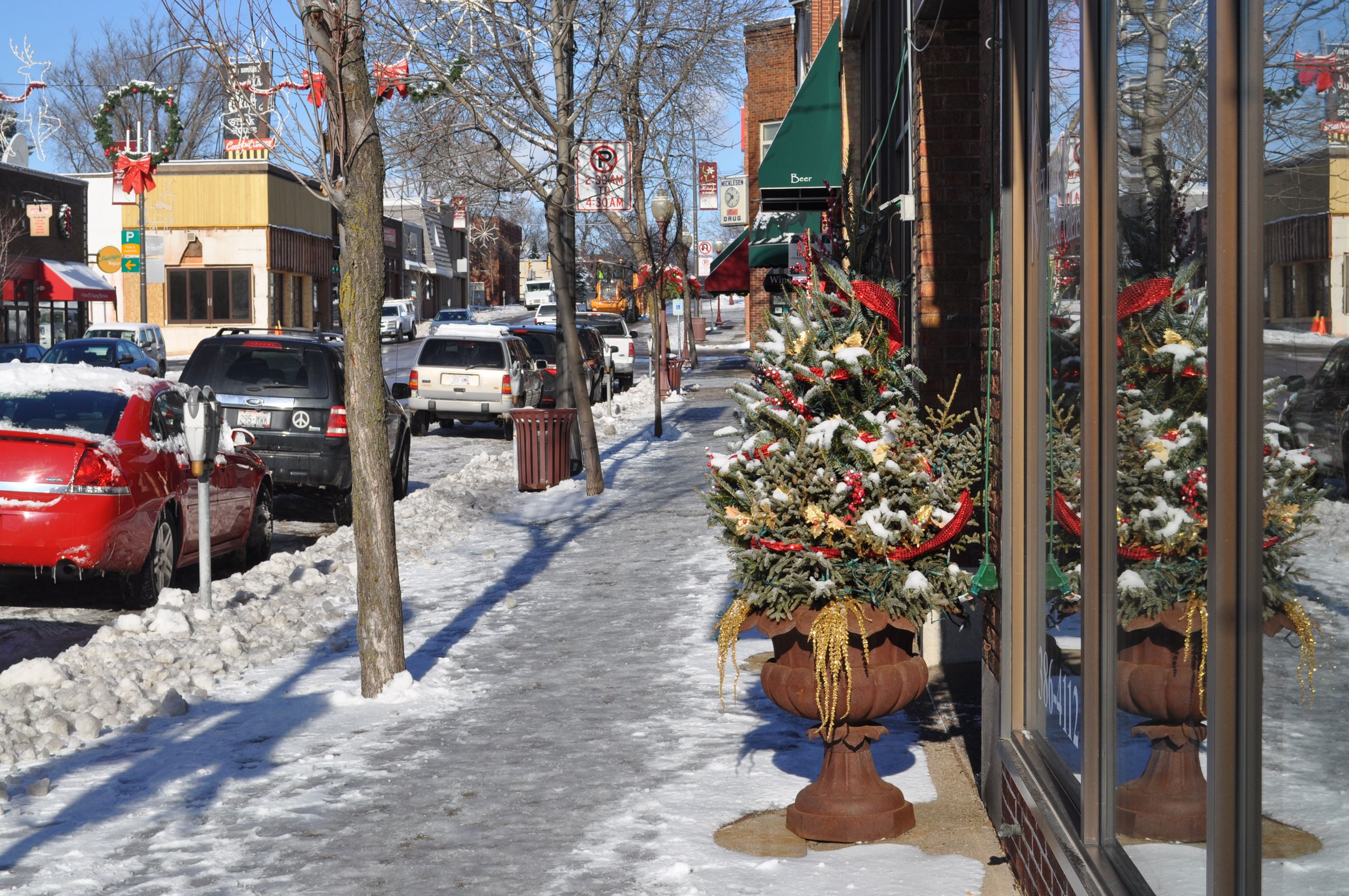 2nd Street Holiday Decorations
